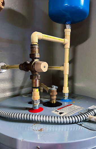 https://thornliehotwater.com.au/uploads/2025/06/electric-hot-water-system-73015.jpg